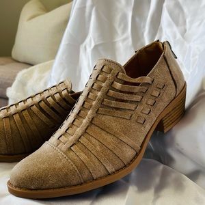 NWT QUPID Weave Suede Booties (Tan, Size: 6.5)